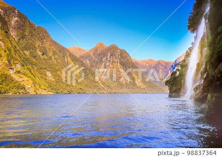 Dramatic Doubtful Sound landscape, South Island of New Zealand 98837364