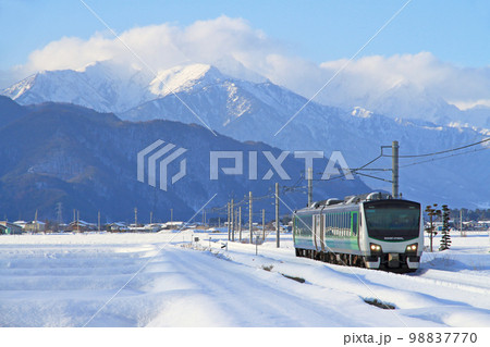 大糸線　冬のリゾートビューふるさと 98837770