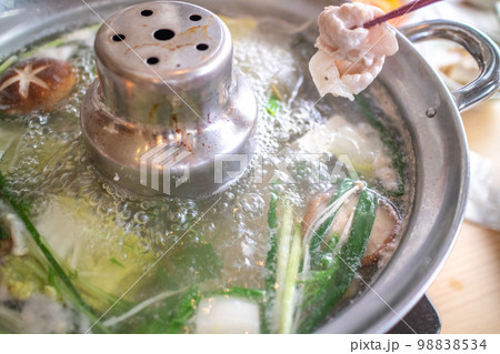 しゃぶしゃぶ　日本の食文化 98838534