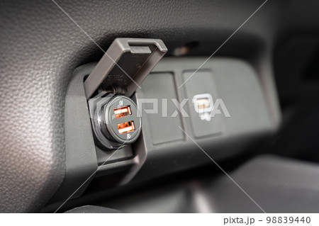 USBカーチャージャー 車載　USB電源 98839440