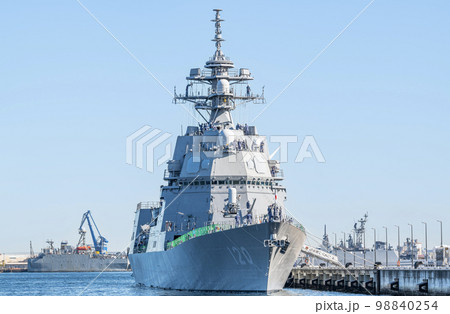 停泊するあさひ型護衛艦「しらぬい」 停泊するあさひ型護衛艦「しらぬい」 98840254