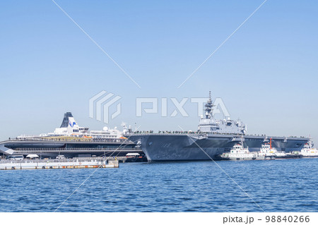海上自衛隊の大型護衛艦ヘリ空母「いずも」 海上自衛隊の大型護衛艦ヘリ空母「いずも」 98840266