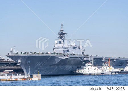 海上自衛隊の大型護衛艦ヘリ空母「いずも」 海上自衛隊の大型護衛艦ヘリ空母「いずも」 98840268