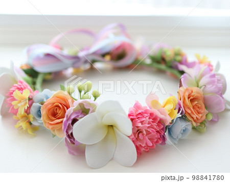 ハワイアンな花冠 98841780