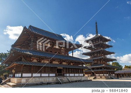 奈良 世界遺産法隆寺 境内風景 98841840
