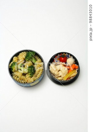 パスタのお弁当 98843010