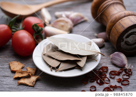 ローリエ　スパイス 98845870