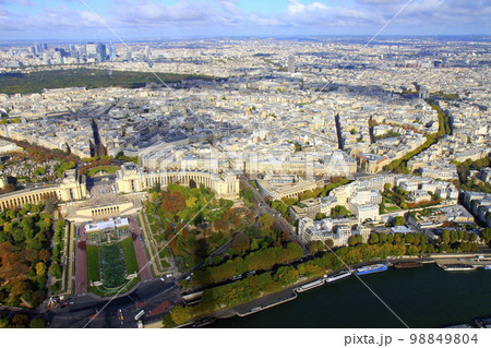 Parisien architecture and french roofs from above Eiffel tower at sunrise, Paris, France Parisien architecture and french roofs from above Eiffel tower at sunrise, Paris, France 98849804