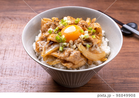 スタミナ丼の写真素材 [98849908] - PIXTA