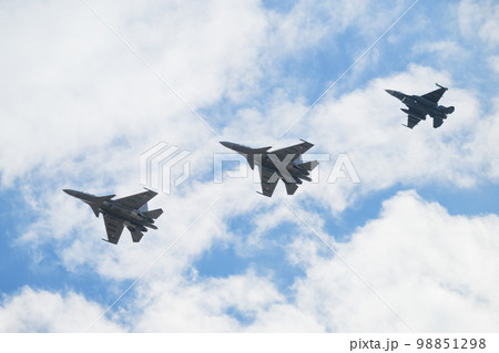 インド空軍スホーイSu-30MKI&航空自衛隊F-2A編隊 98851298