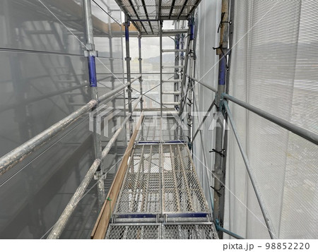 足場の上の風景 足場の上の風景 98852220