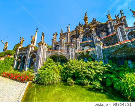 Italian style baroque Garden on Isola Bella, in isole borromee islands in lake Maggiore, Italy Italian style baroque Garden on Isola Bella, in isole borromee islands in lake Maggiore, Italy 98854251