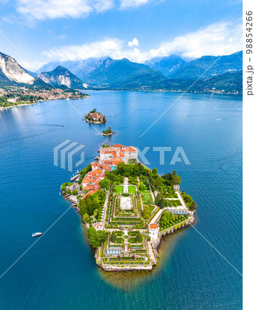 Aerial view of Isola Bella, in Isole Borromee archipelago in Lake Maggiore, Italy Aerial view of Isola Bella, in Isole Borromee archipelago in Lake Maggiore, Italy 98854266