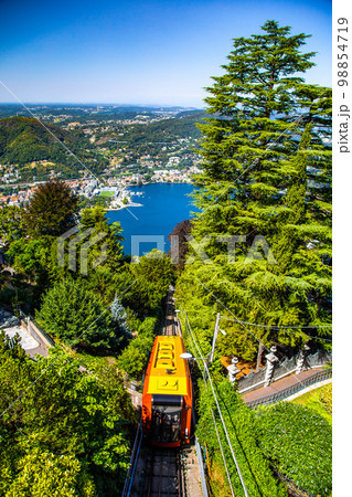 View of the Como Brunate funicular in Lake Como, Nothern Italy 98854719