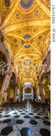 Duomo di Como Cathedral or Cattedrale di Santa Maria Assunta in Como lake, Italy Duomo di Como Cathedral or Cattedrale di Santa Maria Assunta in Como lake, Italy 98854767
