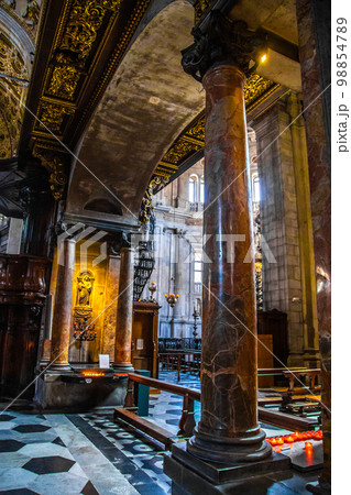 Duomo di Como Cathedral or Cattedrale di Santa Maria Assunta in Como lake, Italy Duomo di Como Cathedral or Cattedrale di Santa Maria Assunta in Como lake, Italy 98854789