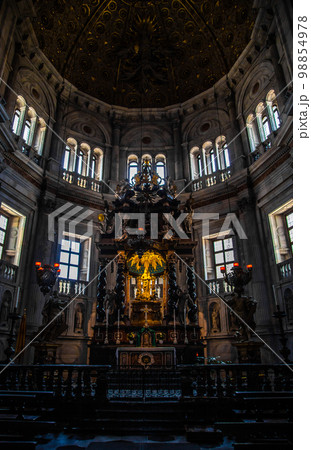 Duomo di Como Cathedral or Cattedrale di Santa Maria Assunta in Como lake, Italy Duomo di Como Cathedral or Cattedrale di Santa Maria Assunta in Como lake, Italy 98854978