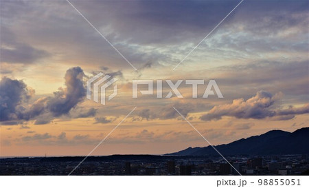 美しい夕焼雲。 美しい夕焼雲。 98855051