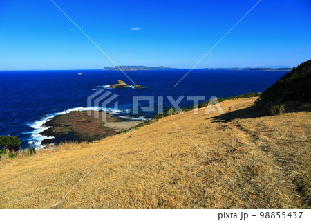 【長崎県】生月島の大バエ灯台からの眺望 98855437