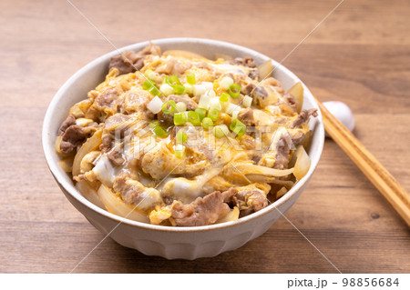 牛とじ丼(他人丼) 牛とじ丼(他人丼) 98856684
