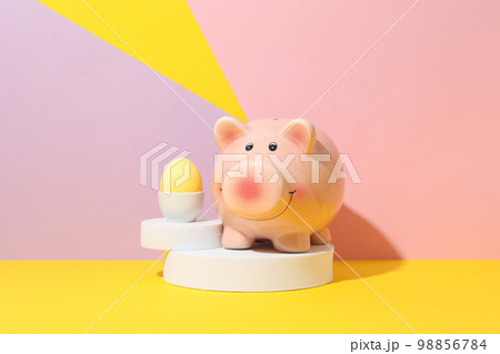 Concept of saving money for easter holidays 98856784