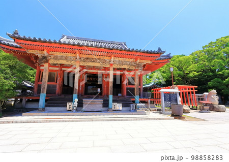 【香川県】四国霊場「第84番札所」屋島寺(本堂と屋島太三郎狸) 【香川県】四国霊場「第84番札所」屋島寺(本堂と屋島太三郎狸) 98858283