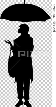 雨の日の買い物女性 98858622