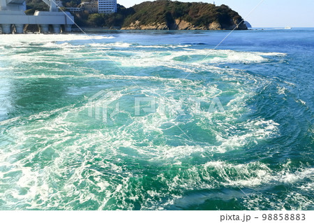 【徳島県】観潮船から眺めた鳴門の渦潮 98858883