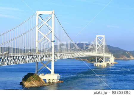 【徳島県】大鳴門橋と渦潮（鳴門の渦潮） 98858896