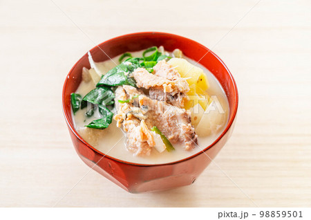 鮭の中骨缶のクリームみそ汁 鮭の中骨缶のクリームみそ汁 98859501