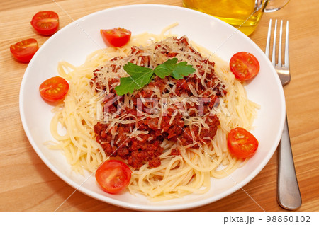 Spaghetti Bolognese pasta with tomato sauce and meat Spaghetti Bolognese pasta with tomato sauce and meat 98860102