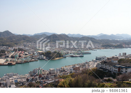 早春快晴の尾道、千光寺から尾道水道を臨む 98861361