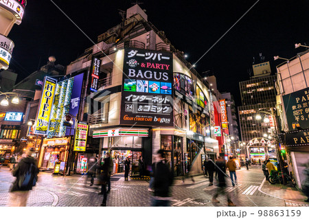 日本の東京都市景観 池袋駅西口・中央通り 西一番街などを望む 日本の東京都市景観 池袋駅西口・中央通り 西一番街などを望む 98863159