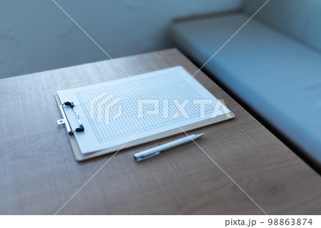 クリップボード 98863874