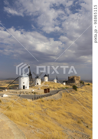 windmills and castle of Consuegra, Castilla La Mancha, Spain windmills and castle of Consuegra, Castilla La Mancha, Spain 98865115