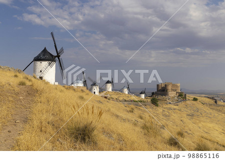 windmills and castle of Consuegra, Castilla La Mancha, Spain windmills and castle of Consuegra, Castilla La Mancha, Spain 98865116