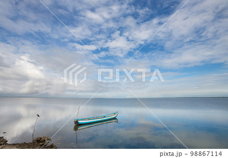 Boat on Sri Lanka 98867114