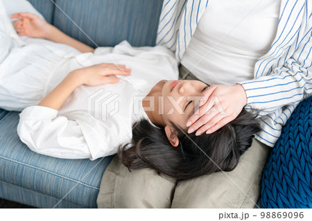 体調不良　発熱　親子 98869096