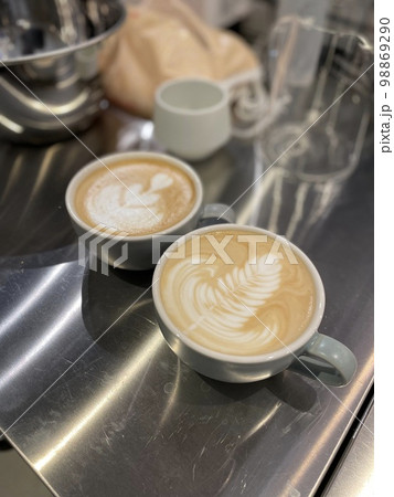 ラテアート練習風景 ラテアート練習風景 98869290