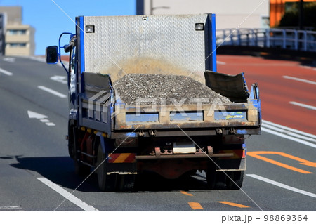 ダンプトラック　イメージ 98869364