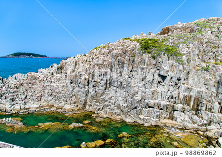 福井県 東尋坊の断崖絶壁　～屏風岩～ 98869862