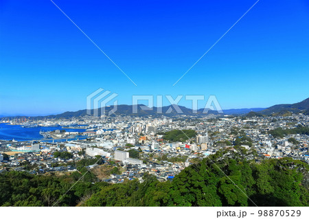 【長崎県】天神山展望台から見た快晴の佐世保港 98870529