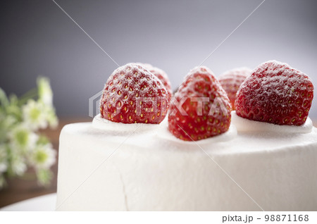 苺のショートケーキ 98871168