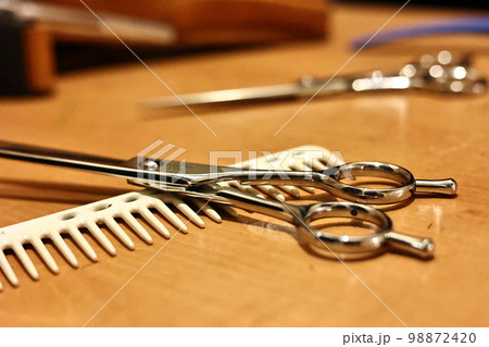 シザーと櫛 98872420