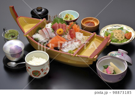 お刺身の舟盛り食事セット お刺身の舟盛り食事セット 98873185
