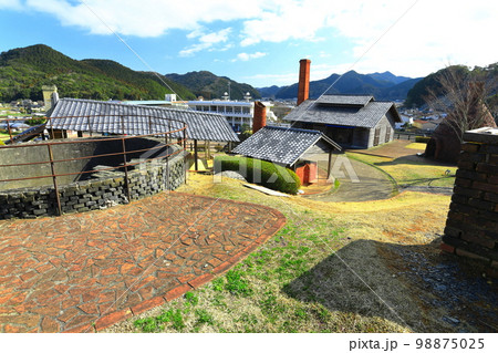 【長崎県】晴天の波佐見やきもの公園（世界の窯広場） 98875025