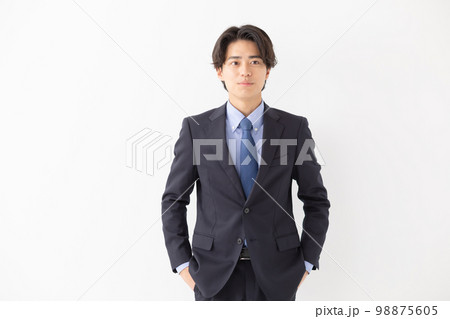 ビジネス　スーツ　笑顔 98875605