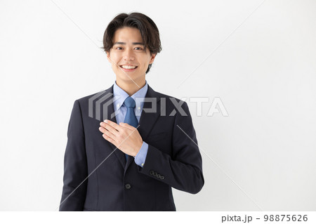 ビジネス　スーツ　笑顔　お任せ 98875626