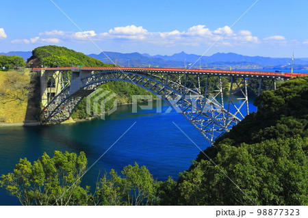 【長崎県】晴天の西海橋（針尾瀬戸） 98877323