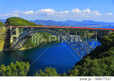 【長崎県】晴天の西海橋（針尾瀬戸） 98877327
